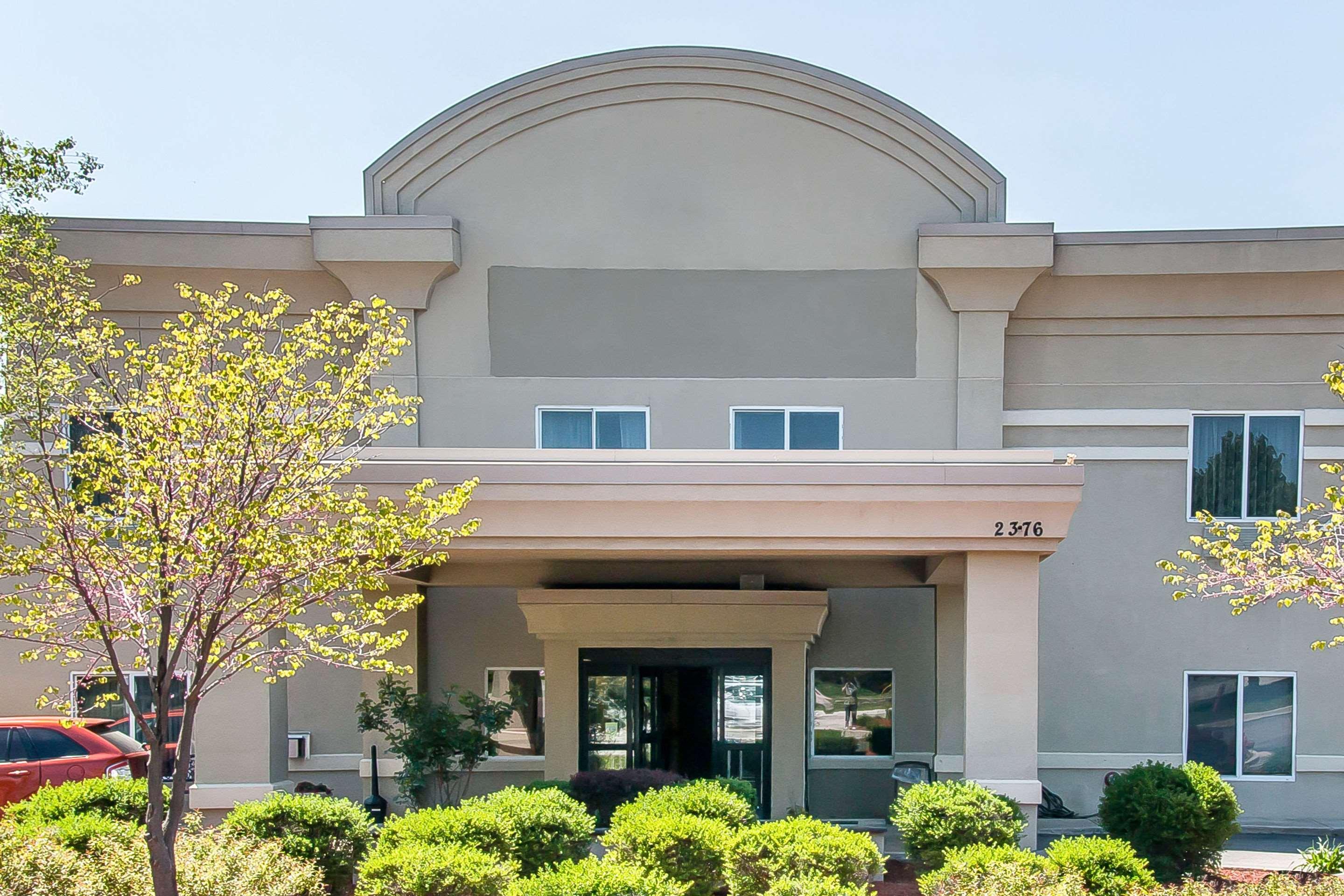 Quality Inn & Suites Ann Arbor Hwy 23 Екстериор снимка