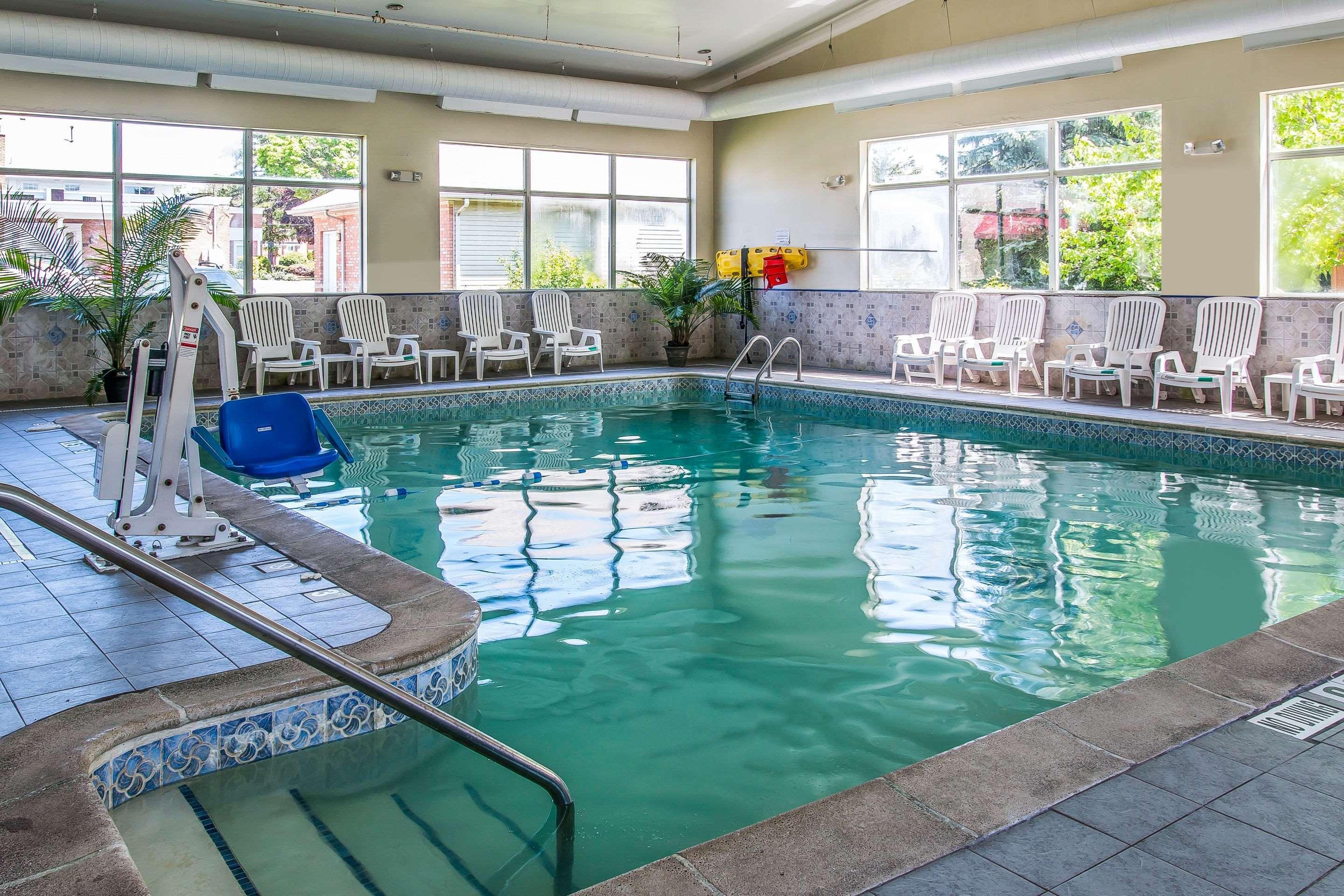 Quality Inn & Suites Ann Arbor Hwy 23 Екстериор снимка
