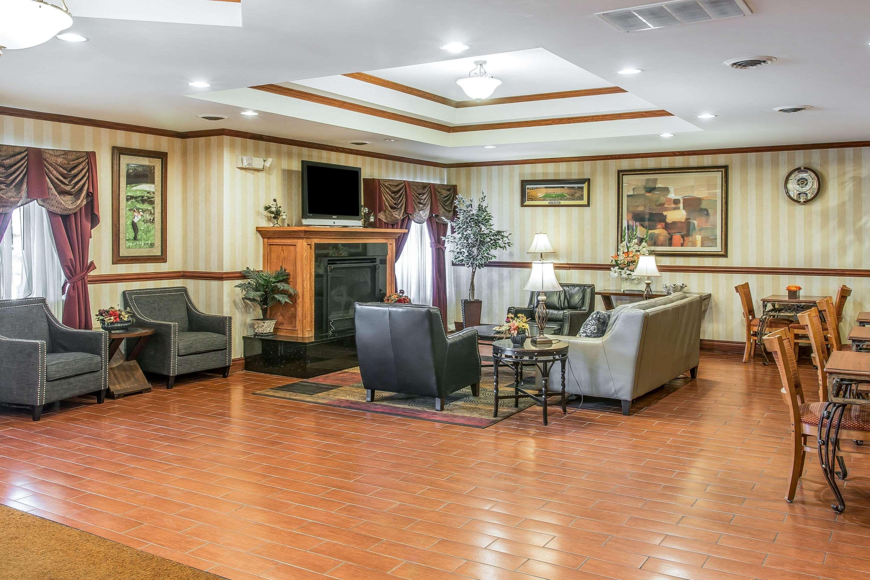Quality Inn & Suites Ann Arbor Hwy 23 Екстериор снимка