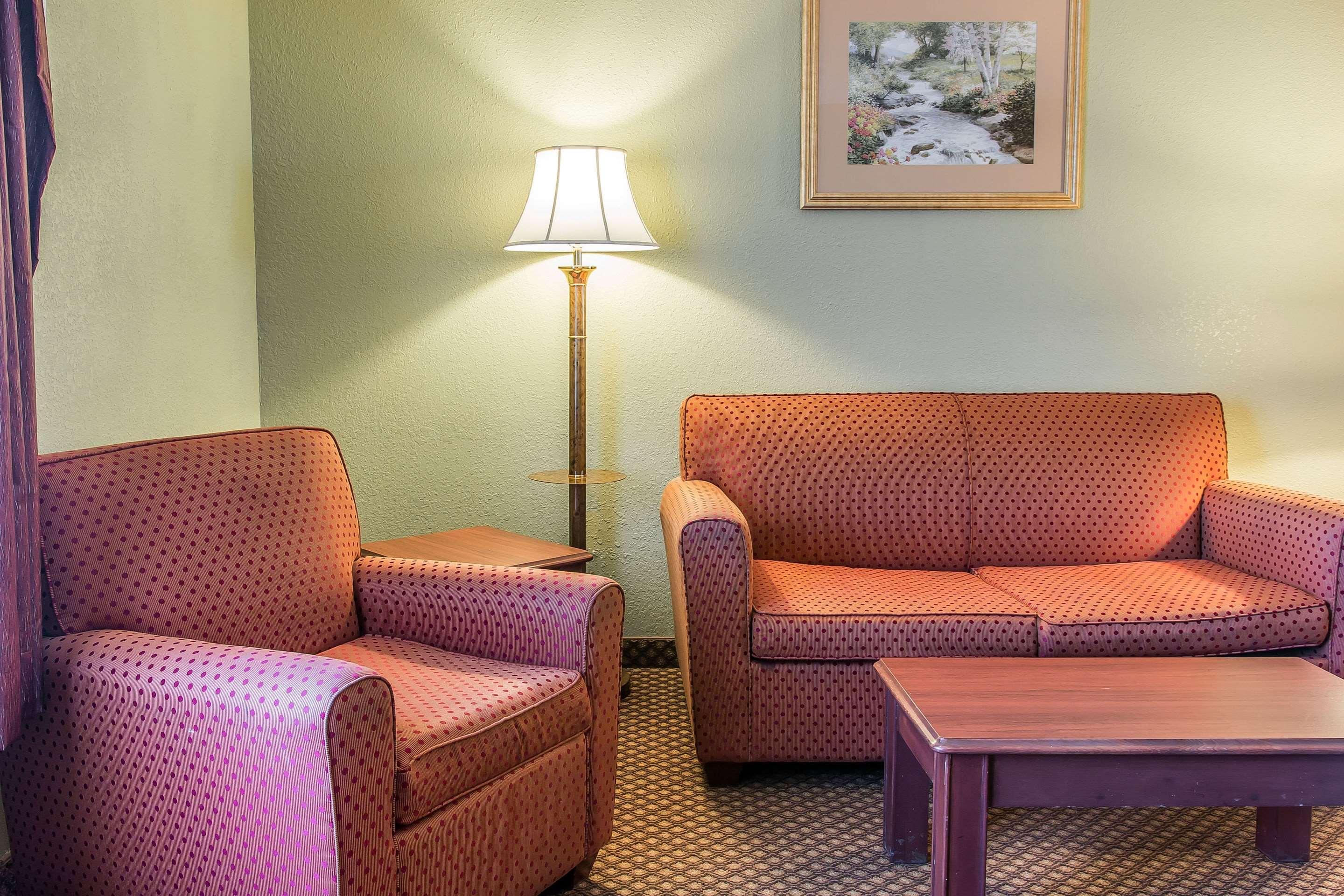 Quality Inn & Suites Ann Arbor Hwy 23 Екстериор снимка