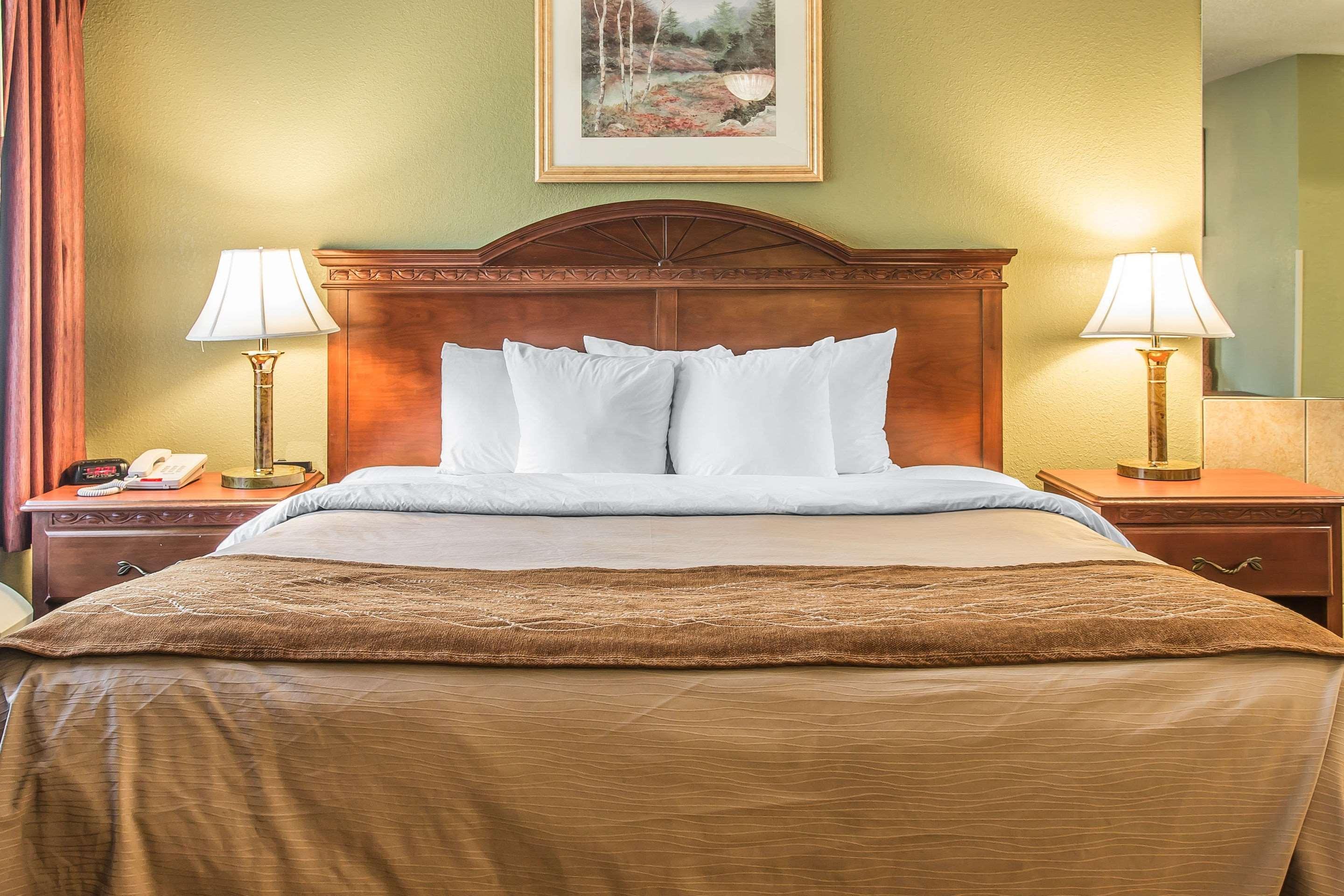 Quality Inn & Suites Ann Arbor Hwy 23 Екстериор снимка