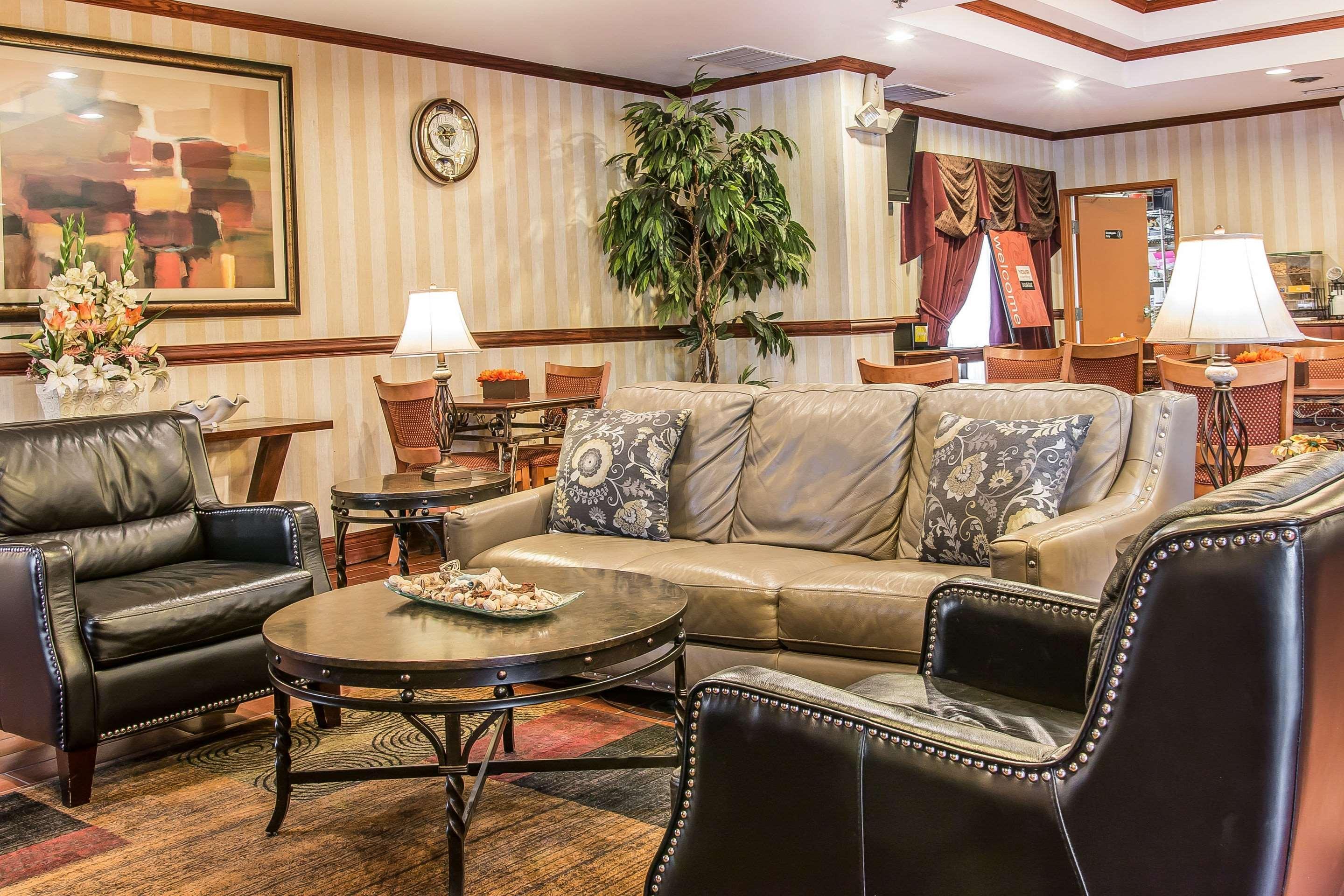 Quality Inn & Suites Ann Arbor Hwy 23 Екстериор снимка
