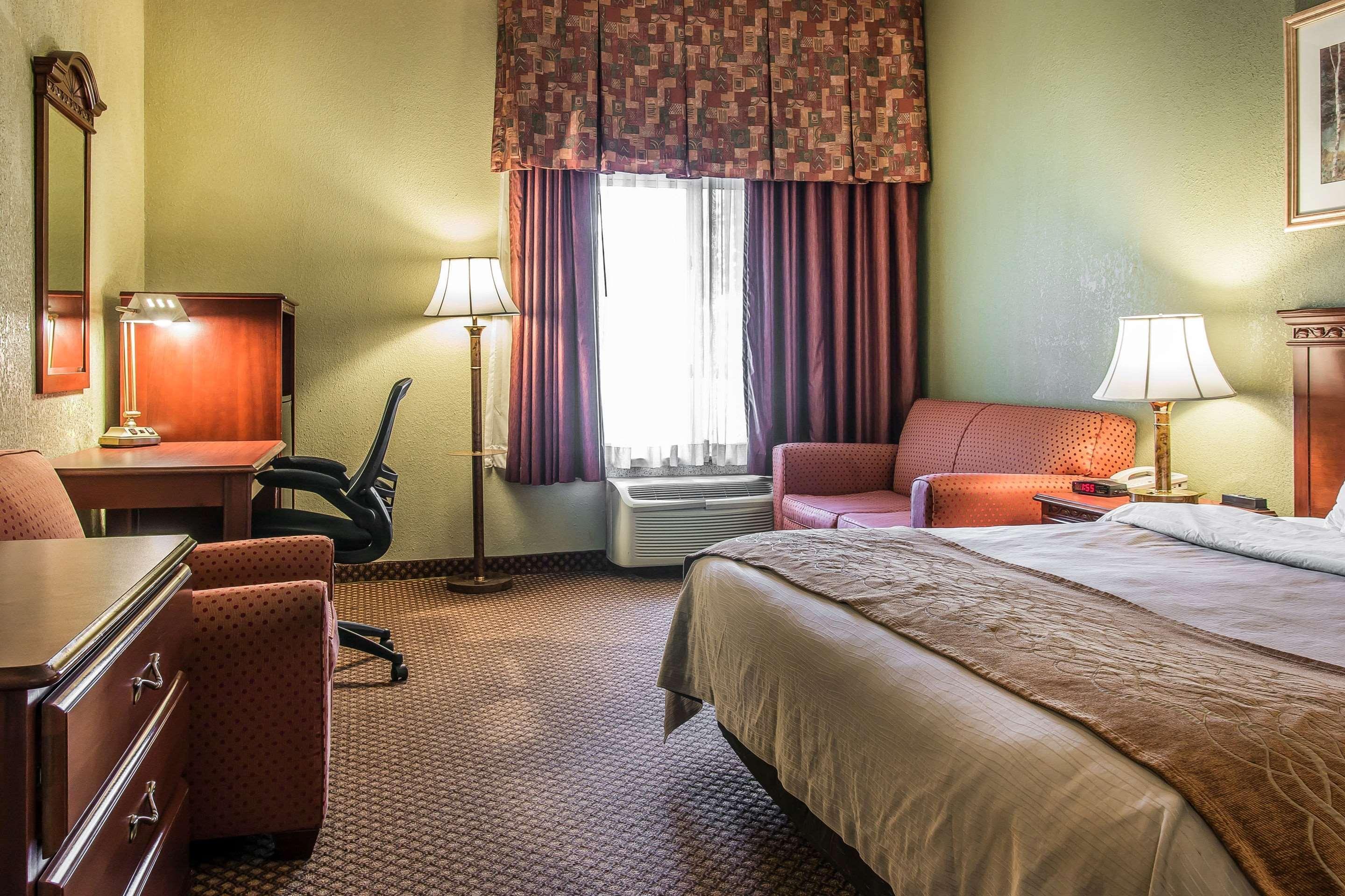 Quality Inn & Suites Ann Arbor Hwy 23 Екстериор снимка
