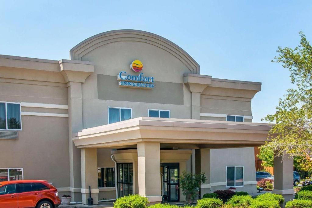 Quality Inn & Suites Ann Arbor Hwy 23 Екстериор снимка