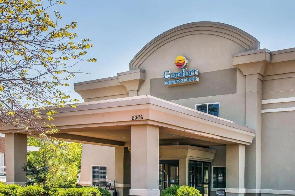 Quality Inn & Suites Ann Arbor Hwy 23 Екстериор снимка