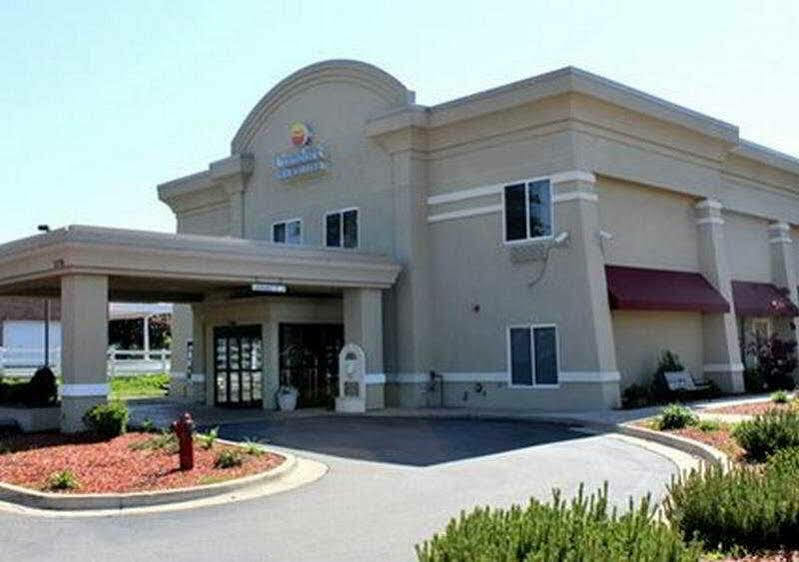 Quality Inn & Suites Ann Arbor Hwy 23 Екстериор снимка