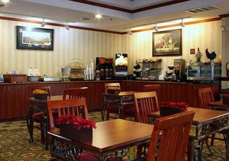 Quality Inn & Suites Ann Arbor Hwy 23 Екстериор снимка